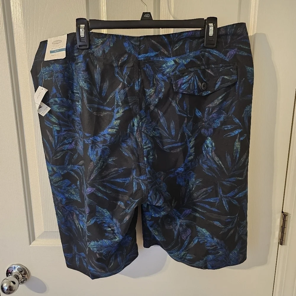 Old Navy NWT Mens Blue And Black At Knee Swim Trunks Size XL